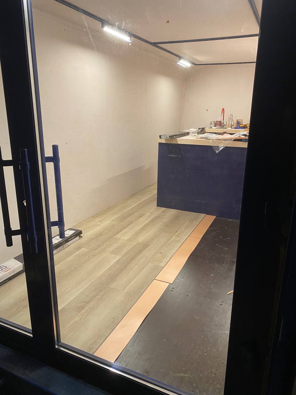 Кварцвиниловый SPC ламинат Fargo Classic Дуб Бангкок 64W965 1220×150×3,5